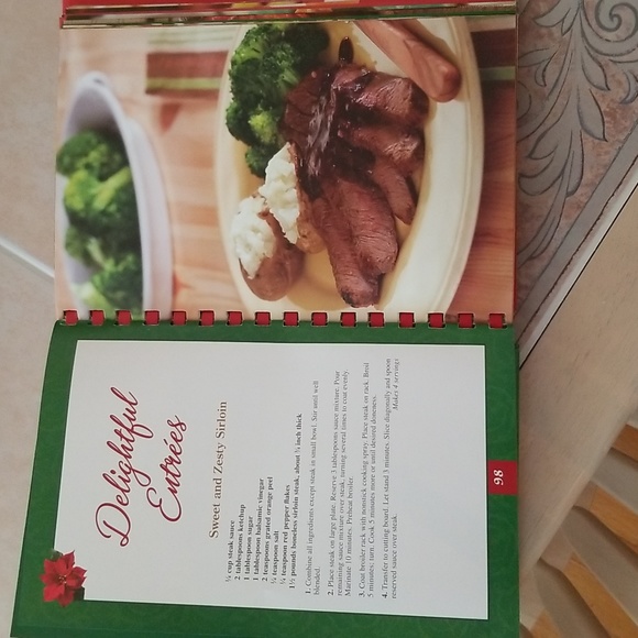 📖🎄3 IN ONE HOLIDAY COOK BOOK🎄 - Picture 8 of 10